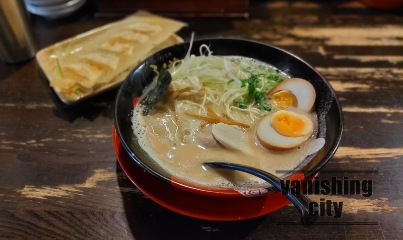 「ラーメン工房 ふくや」で豚×鶏のラーメンを食べてみた