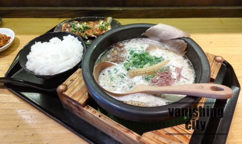 大分では珍しい？ 牛骨ラーメンの「らぁ麺 牛ごろ極」