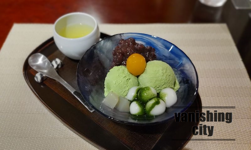 トキハ本店地下2階の「菓寮 但馬屋」でひと休み