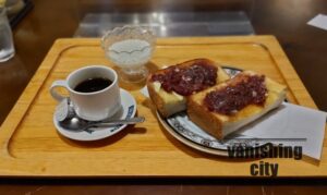 別府港近くの喫茶店「COFFEE&TEA 花時計」