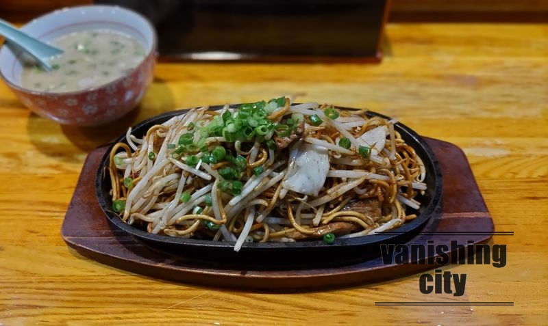 日田のラーメン屋さん「来々軒」で食べた日田やきそば