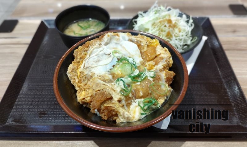 アミュプラザおおいたの「豚屋とん一」でかつ丼を食べてみました