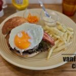 別府「BB(ダブルビー)」で食べたベーコンエッグバーガー